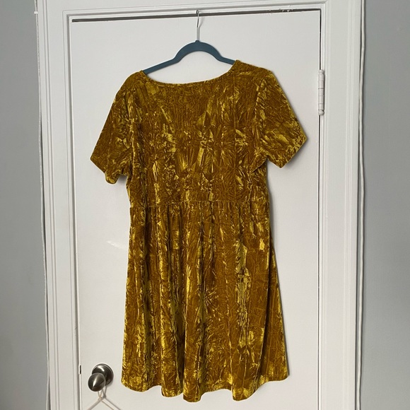Gold Velvet Dress - Picture 2 of 2